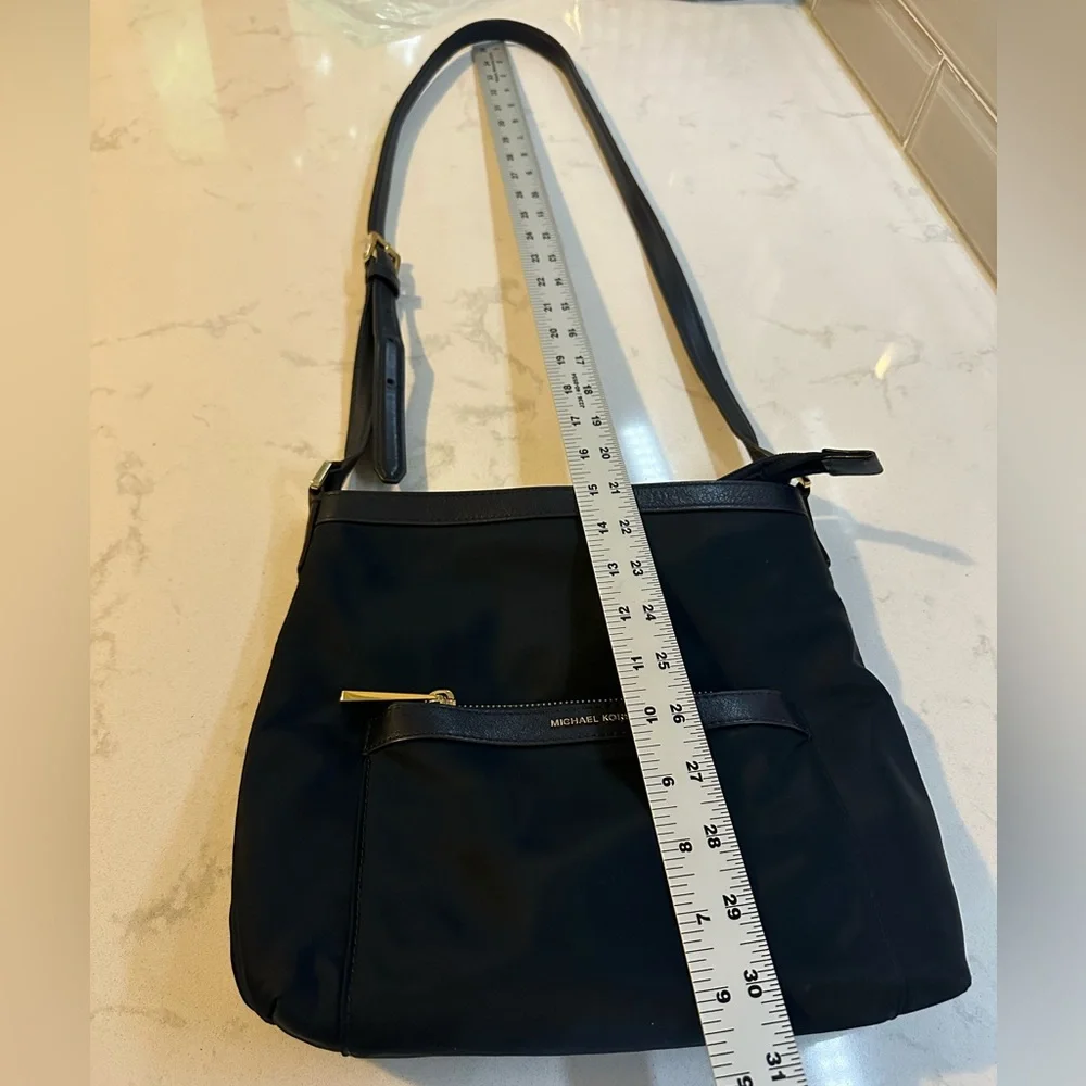 Michael Kors Morgan Messenger‎ Bag Nylon and Leather Trim Blue Crossbody Purse